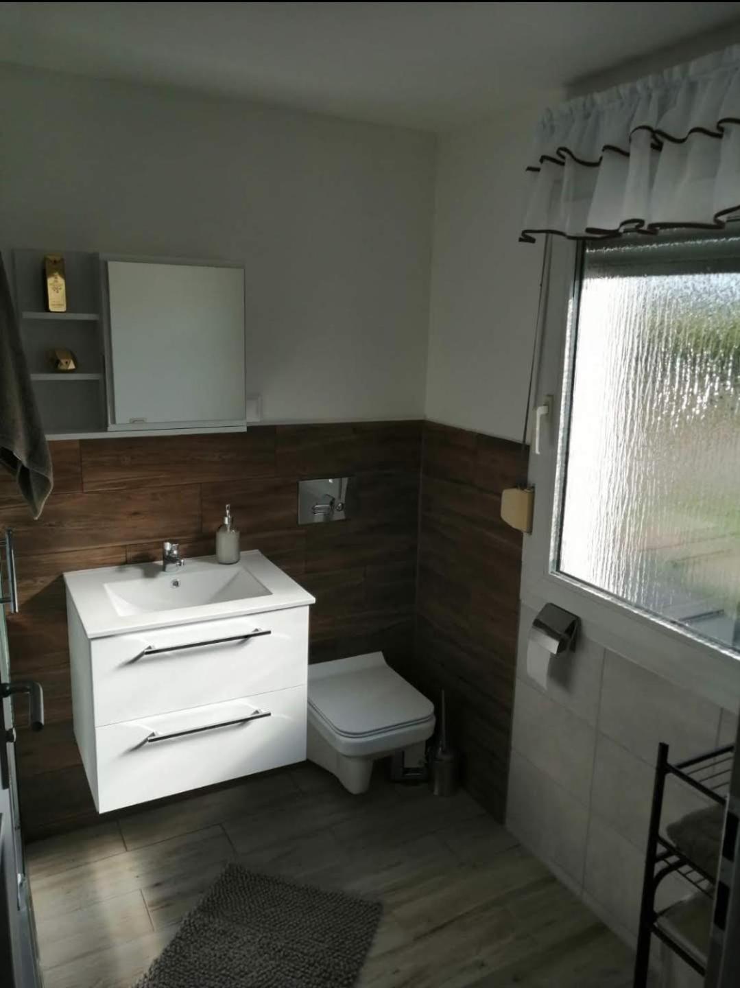 Domek Pod Lasem Opole Exteriör bild